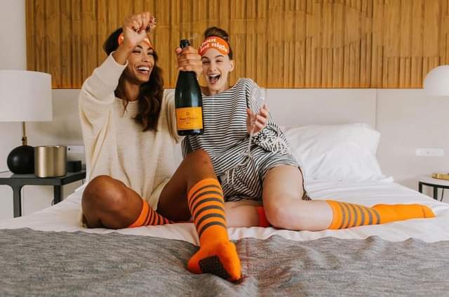 Canopy Hotel Blanket & Throw